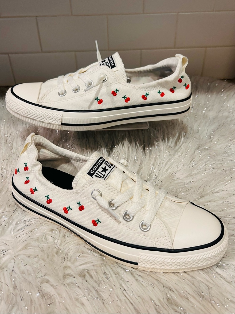 Converse Chuck Taylor Low Top Sneakers White Red Cherry Embroidery New - Picture 7 of 7